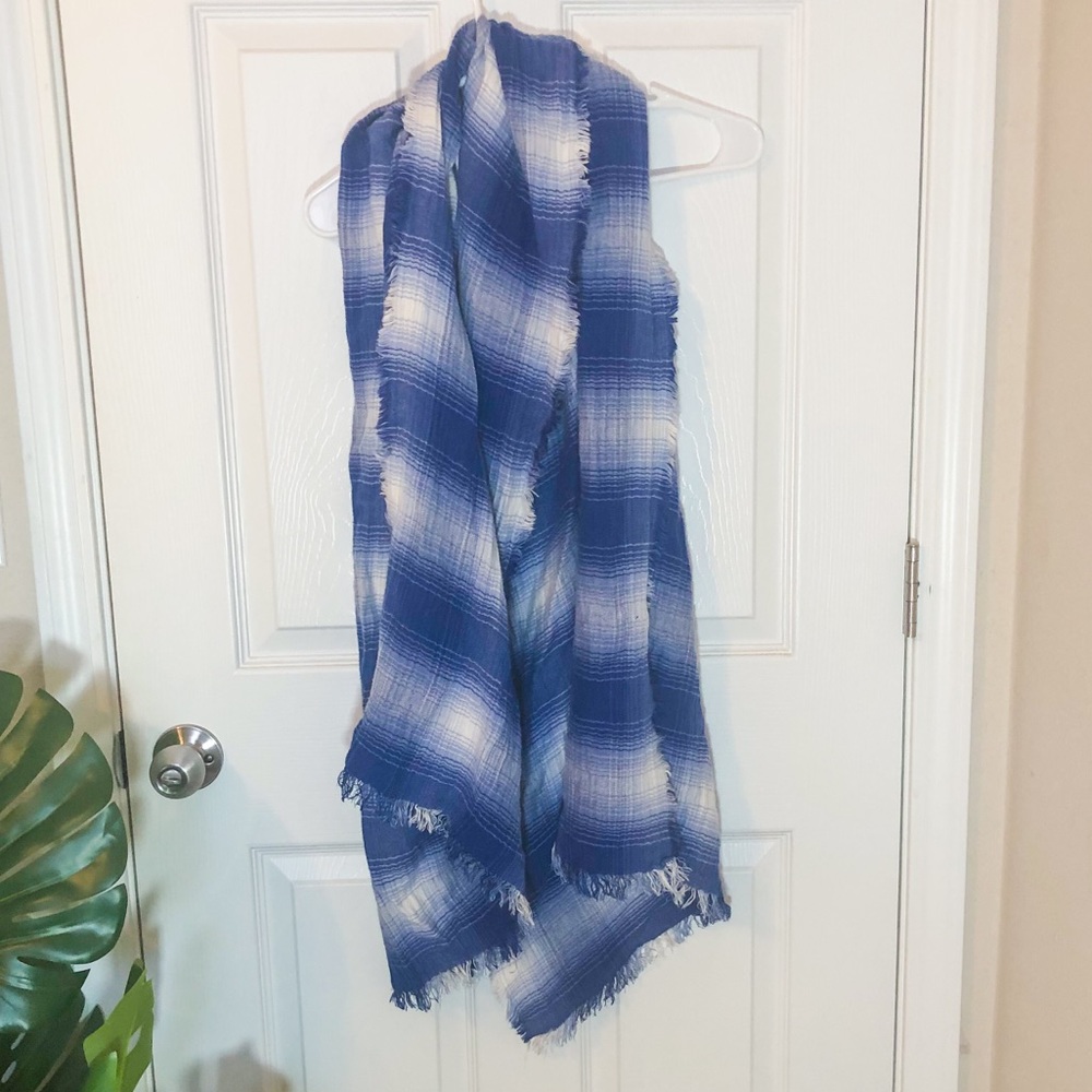 ❄️LOFT Blue Scarf